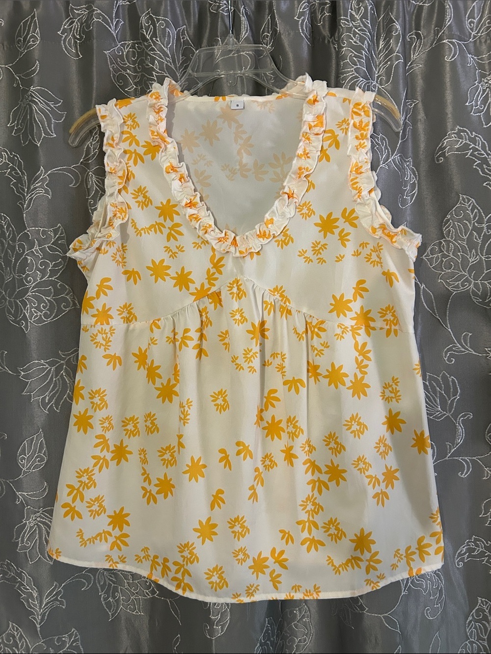 SHEIN White Floral Ruffle V-Neck Sleeveless Camisole
